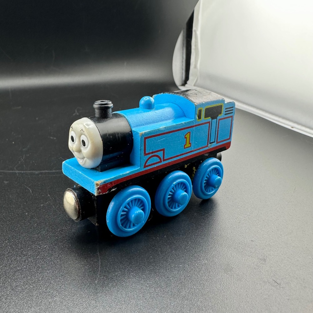 Thomas the Tank Engine Wooden Railway Train 2002 Gullane Blue No 1 Magnetic Toy - Picture 15 of 15
